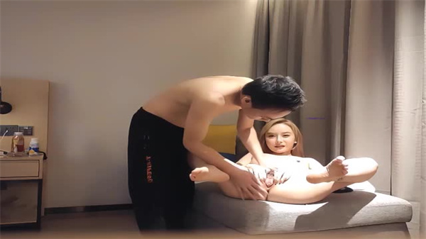 私密教学变激情缠绵！高颜值瑜伽教练的诱惑，让你欲仙欲死！